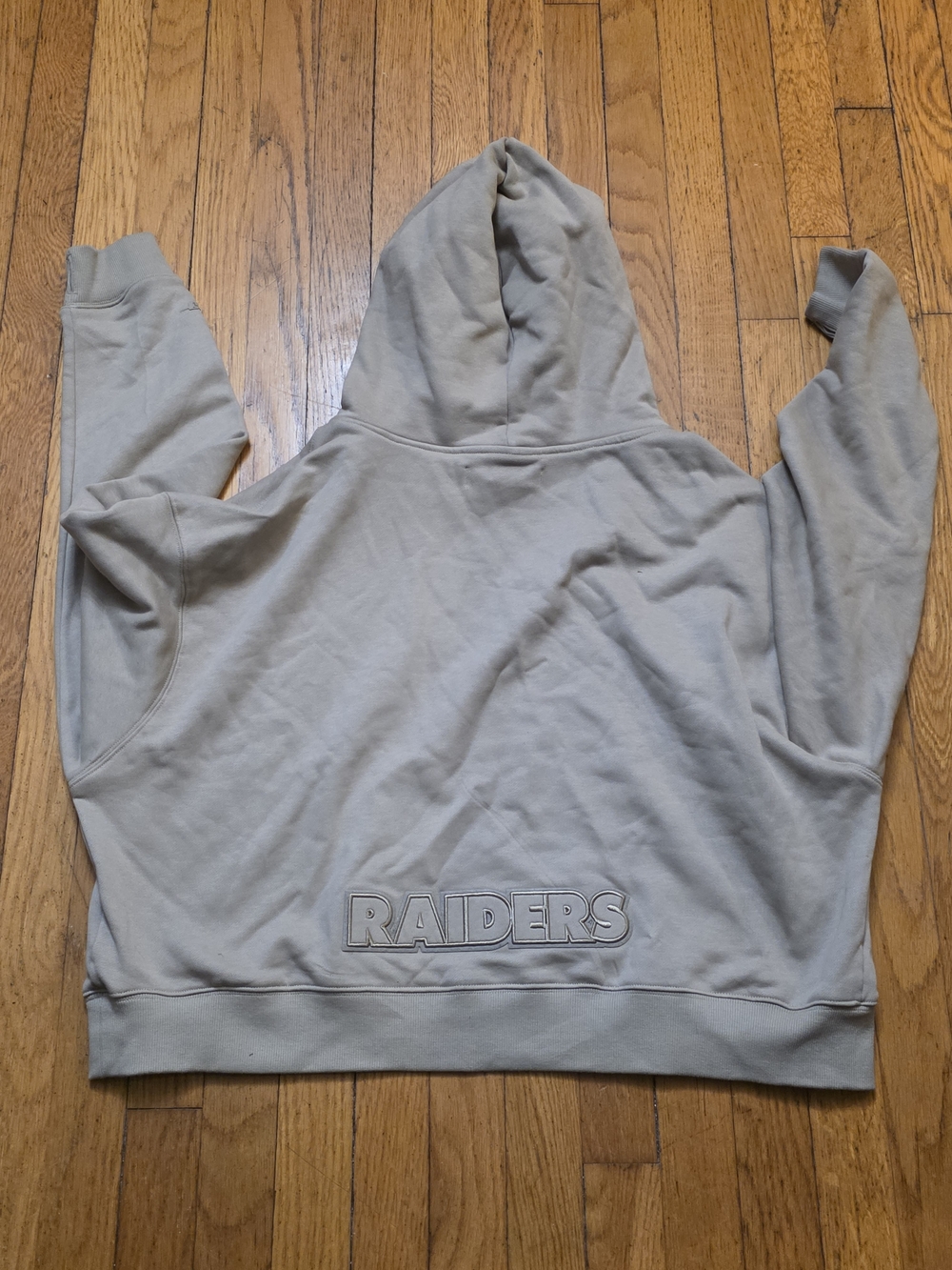 NFL Raiders Cropped Hoodie in Taupe - Picture 3 of 4